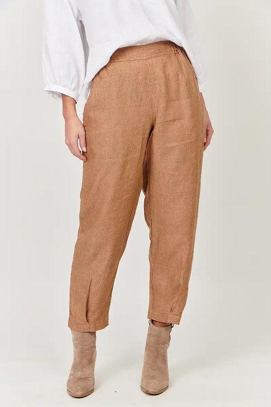 Naturals by O & J Pleat Linen Pants in Chai