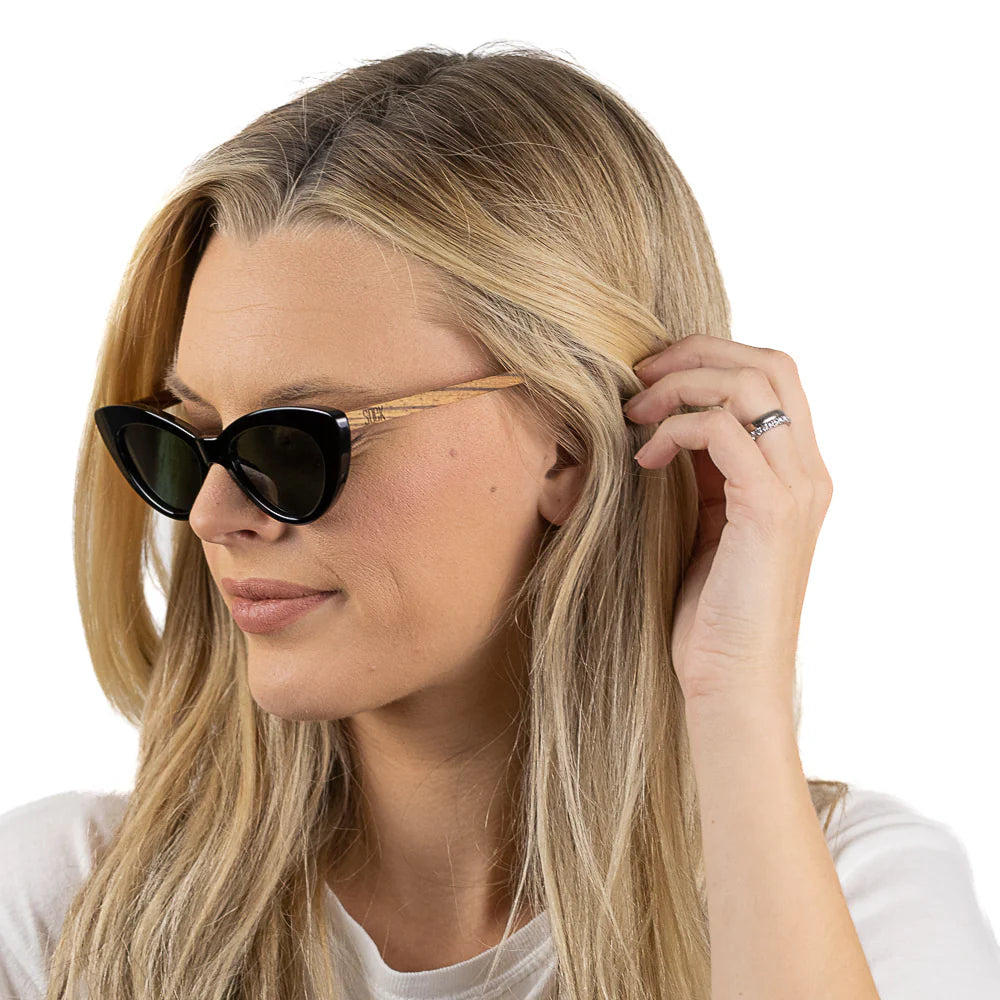 SAVANNAH MIDNIGHT Black Gradient Lens l Walnut Arms