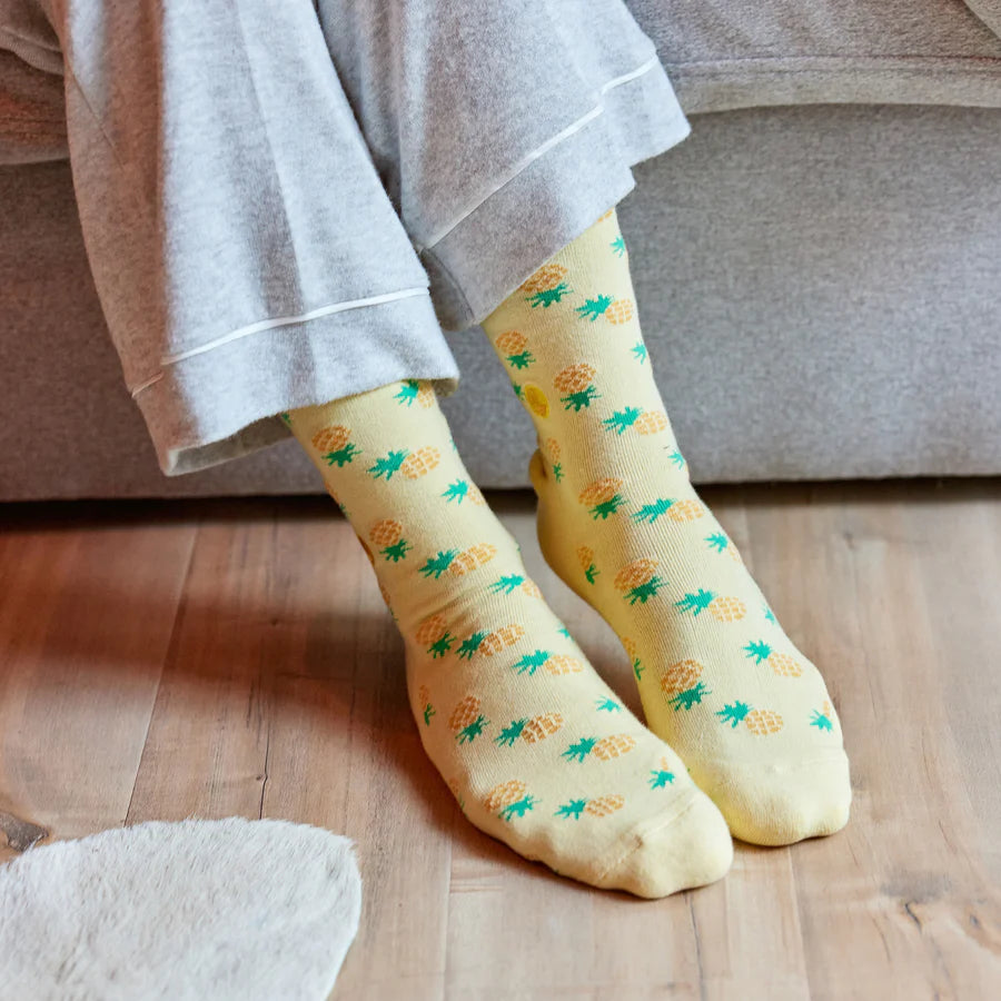 socks that provide meals-pineapple